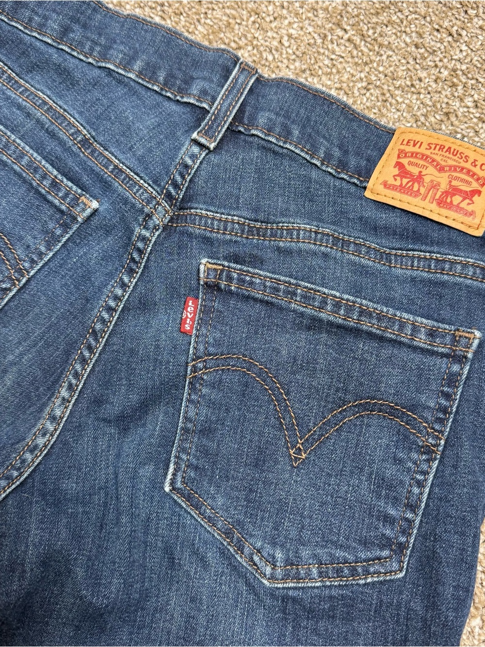 Levi's women’s Blue Denim Jeans - Classic Back Pocket Style